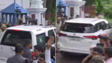 Bihar CM Nitish Kumar Arrives at Raj Bhawan in Patna Amid Political Upheaval in State (See Pics)